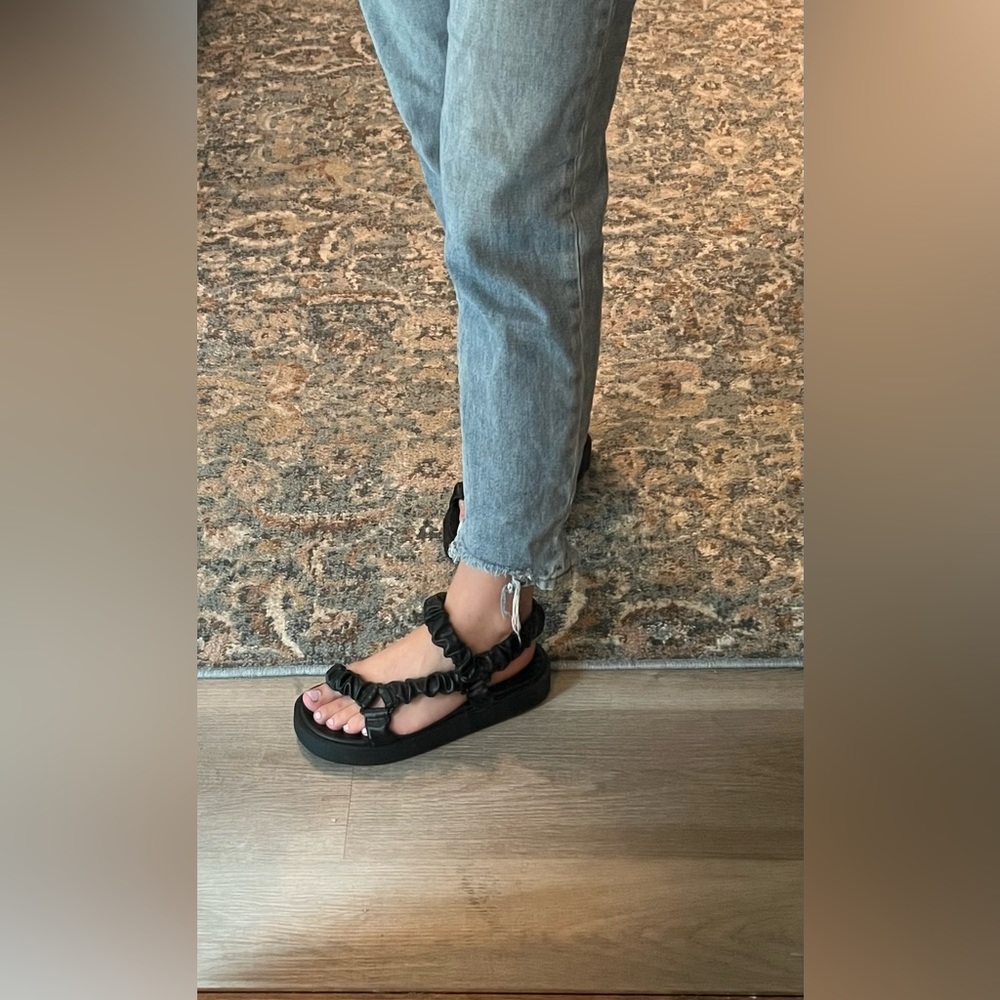 Circus by Sam Edelman black sandals